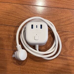 Amazon Basics Power Strip Cube: 3-Outlet 2-USB Ports 1-USB-C, 5ft Extension cord